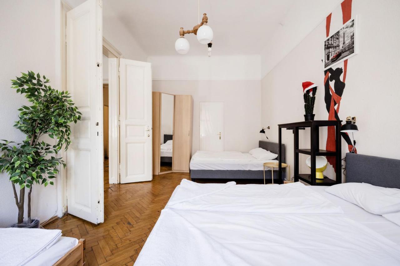 Downtown Circus Apartment Budapest Ngoại thất bức ảnh