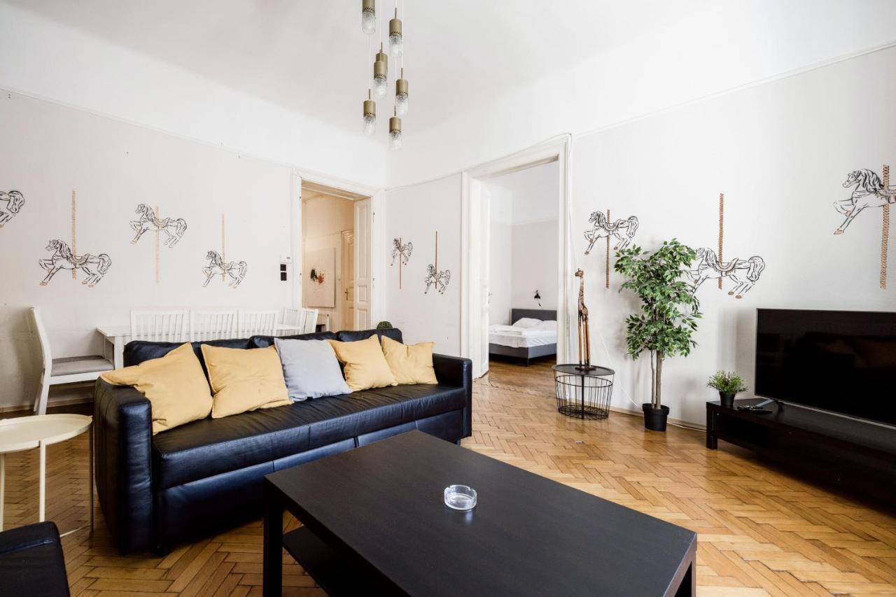 Downtown Circus Apartment Budapest Ngoại thất bức ảnh