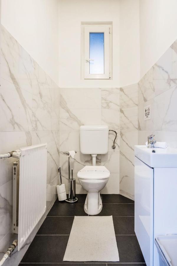 Downtown Circus Apartment Budapest Ngoại thất bức ảnh